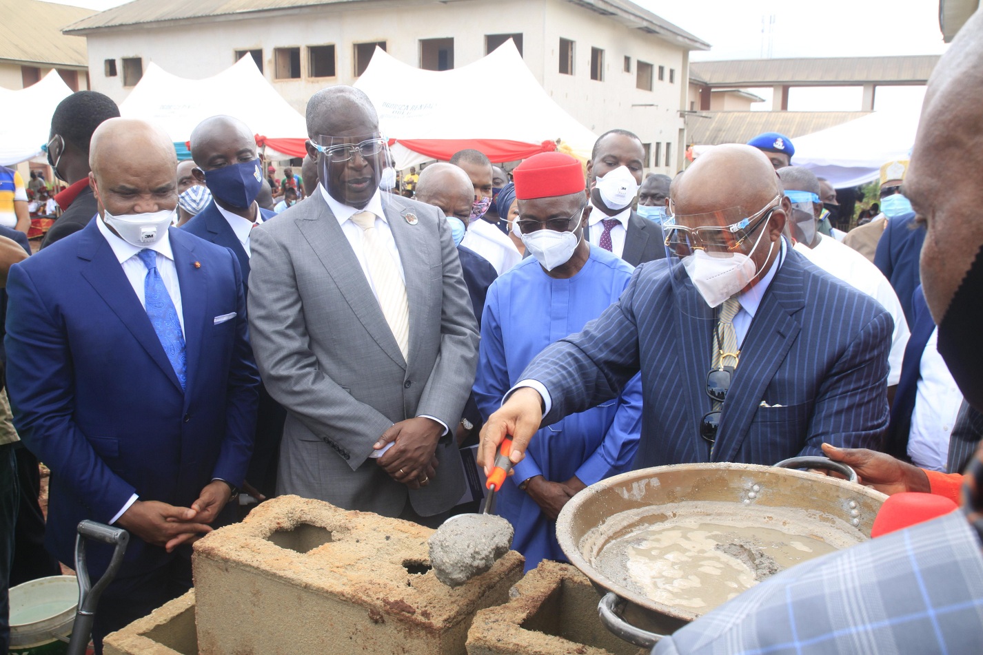 Uzodimma Lauds Buhari Over IMSUTH Infectious Diseases Medical Centre