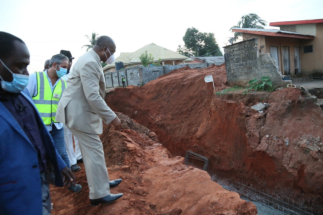 Governor Uzodimma Inspects drainage under construction at Lake Nwaebere, Owerri