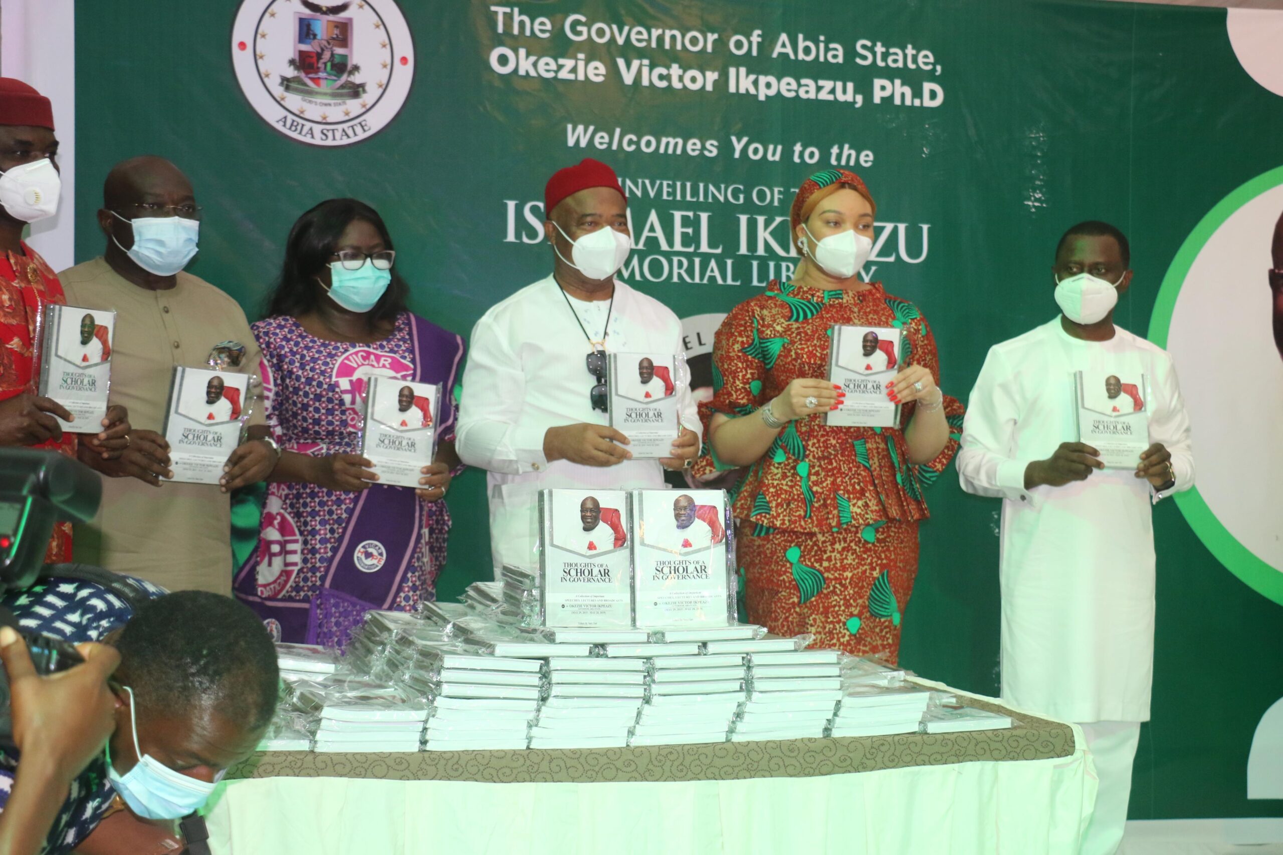 From R-L, Dr Uche Ogah, Minister for State Mine & Steel, Barr Mrs Chioma Uzodimma, Governor Hope Uzodimma, Dcns Nkechi Ikpeazu, Governor Okezie Ikpeazu and Dr Ude Oko Chukwu Deputy Governor of Abia State at the unveiling of the Ishmael Ikpeazu Memorial Library and book presentation in Abia State