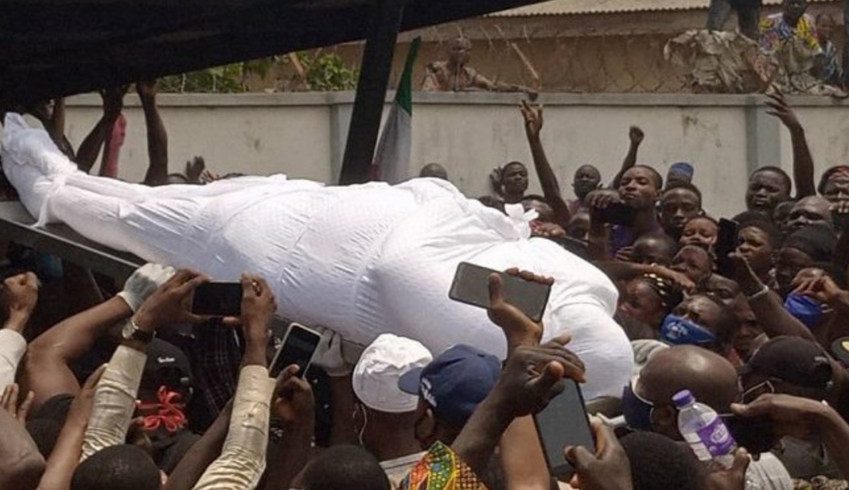 Senator Kashamu’s Body Laid To Rest In Ogun
