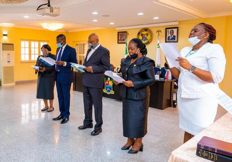 GOV. SANWO-OLU PRESIDES AT SWEARING IN OF JUDICIAL PANEL OF INQUIRY AND RESTITUTION FOR VICTIMS OFSARS-RELATED ABUSES IN LAGOS STATE, ON MONDAY, OCTOBER 19, 2020
