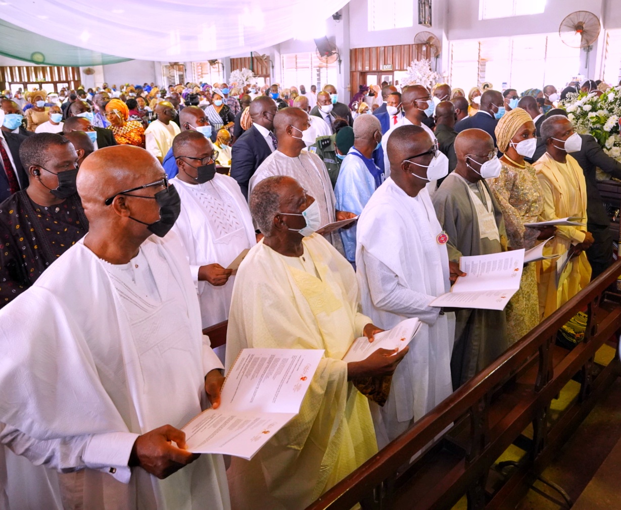 PICTURES: VICE PRESIDENT OSINBAJO, GOV. SANWO-OLU ATTEND FUNERAL SERVICE OF MRS OLUBUNMI OYEDIRAN (FIRST DAUGHTER OF CHIEF OBAFEMI AWOLOWO) IN IBADAN, ON FRIDAY, DECEMBER 4, 2020