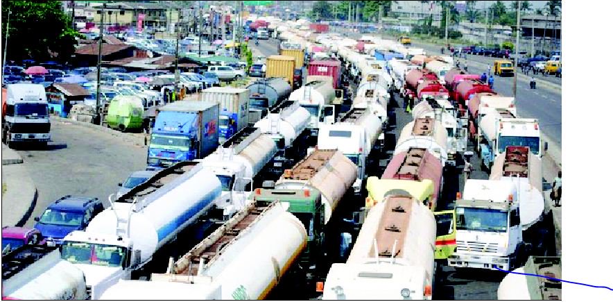 Apapa GridlockL: Lagos Govt, NPA Talk Tough, To Impound Trucks Parking On Highways