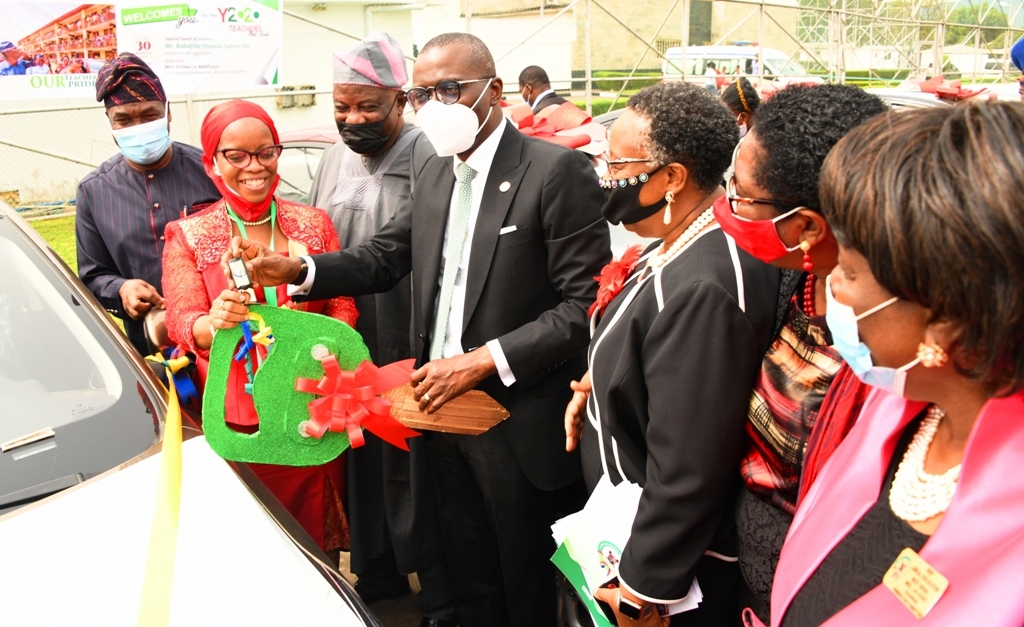 PICTURES: Gov. Sanwo-Olu Presents Car Gifts To 13 Outstanding Teachers At The Lagos State Teachers Merit Award 2020, On Tuesday, March 30, 2021
