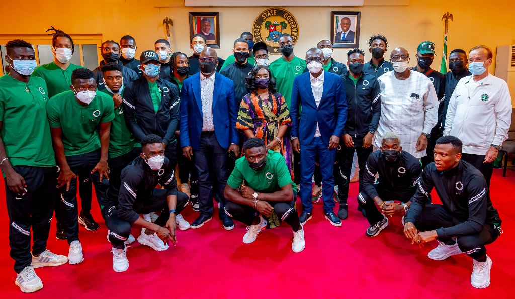PHOTOS: Gov. Sanwo-Olu, First Lady Of  Lagos State Receives The Super Eagles Team At The Govt. House, Marina On Wednesday, March 24, 2021
