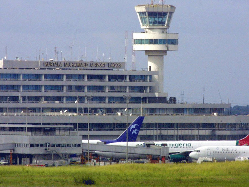 Nigeria Aviation Security Personnel Returns Lost N2.5m To Passenger