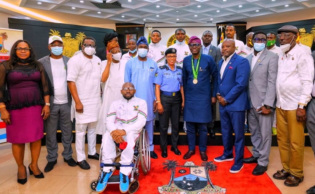 Pictures: Gov. Sanwo-Olu Hands-Over ChequesTo LAGOS  Athletes & Presents Keys Of A 3-Bedroom Flat To Chioma Ajunwa At Lagos House, Ikeja, On Thursday June 24, 2021.