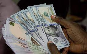 Naira Continues Unprecedented Fall, Hits N550/$1 At Black Market