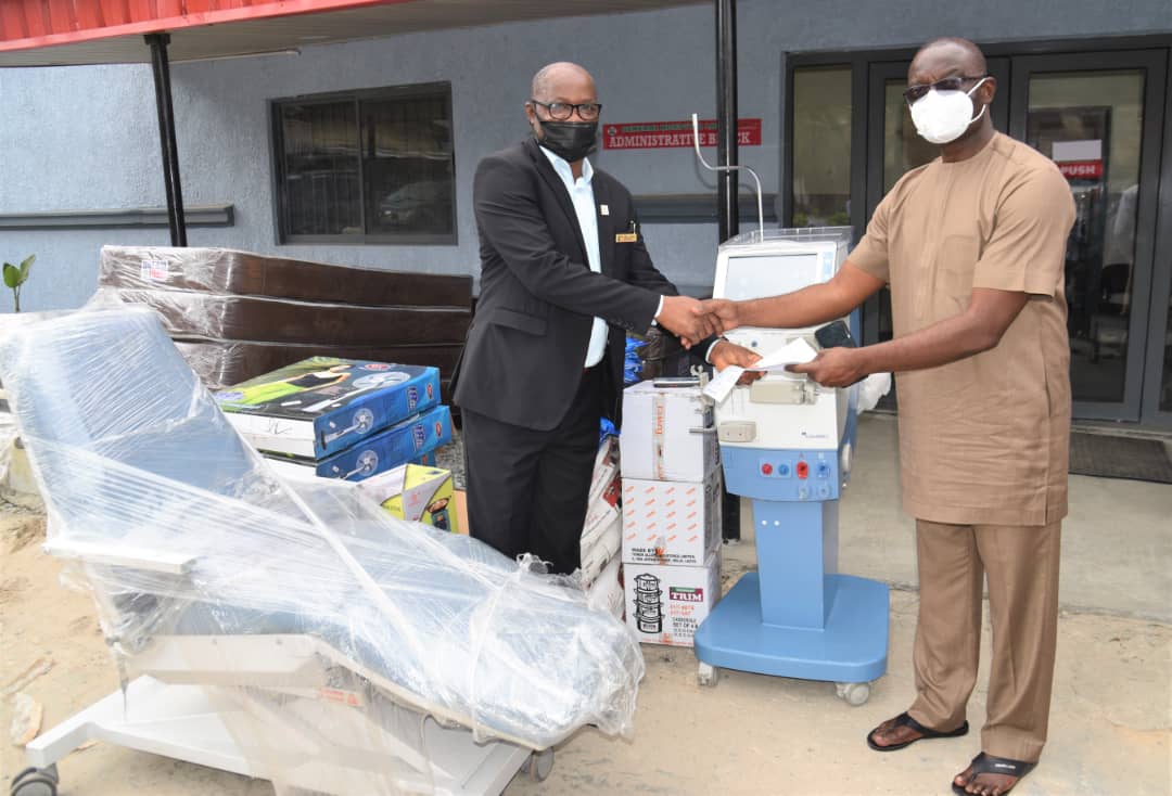 Photos: Nigerian Shippers Council,(NSC) Donates Dialysis Machine With Chair, Hospital Beds & Nettings, Others To General Hospital, Marina Lagos.