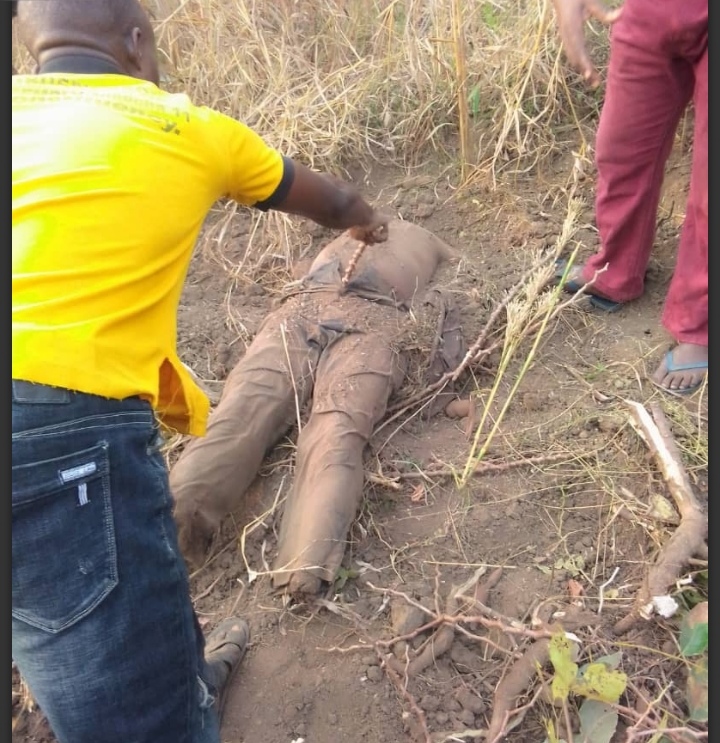 Tension In Anambra As Police Uncovers Shallow Grave With Fresh Human Corpse In Omor Community