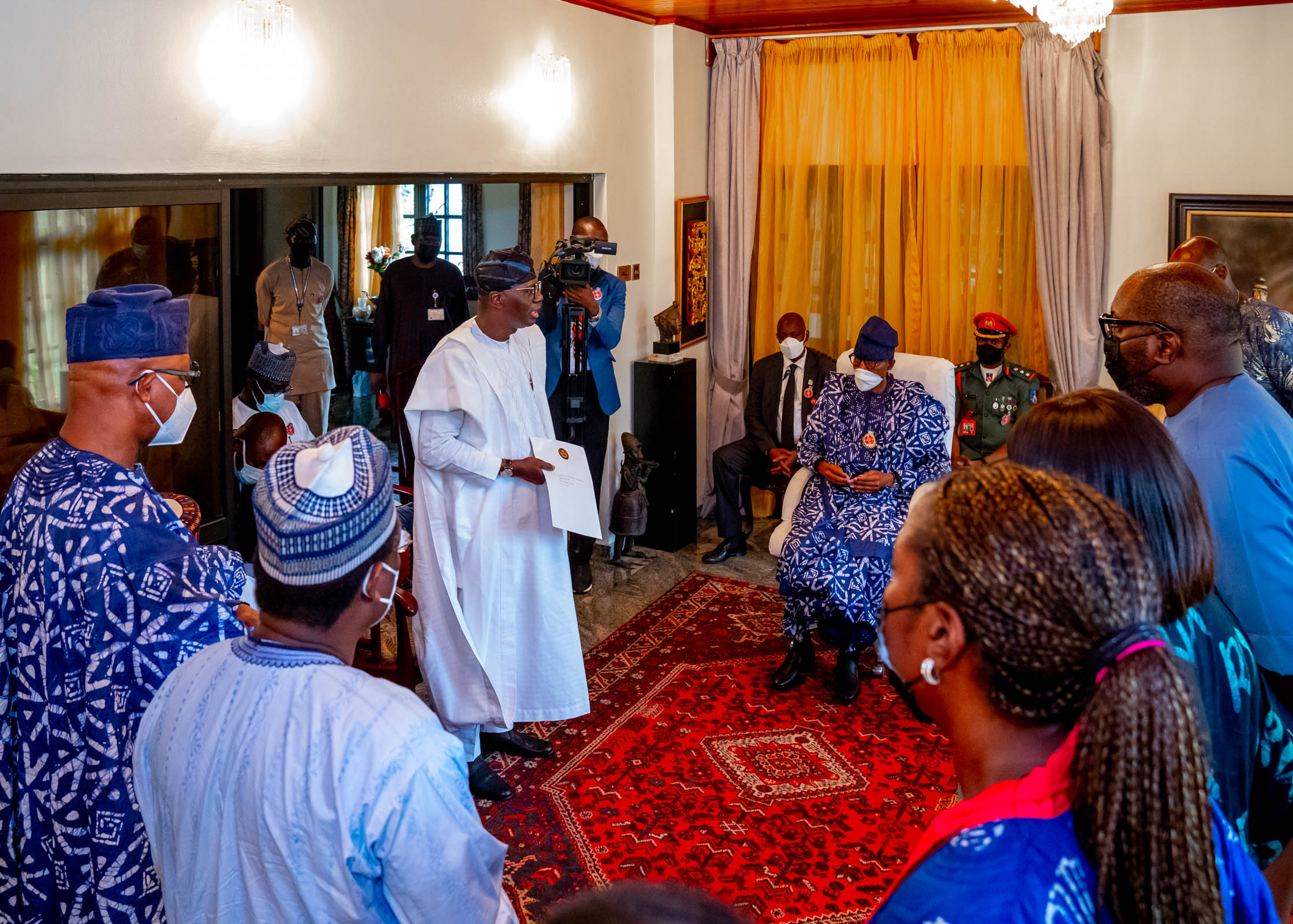 Buhari Visits Shonekan’s Family In Lagos