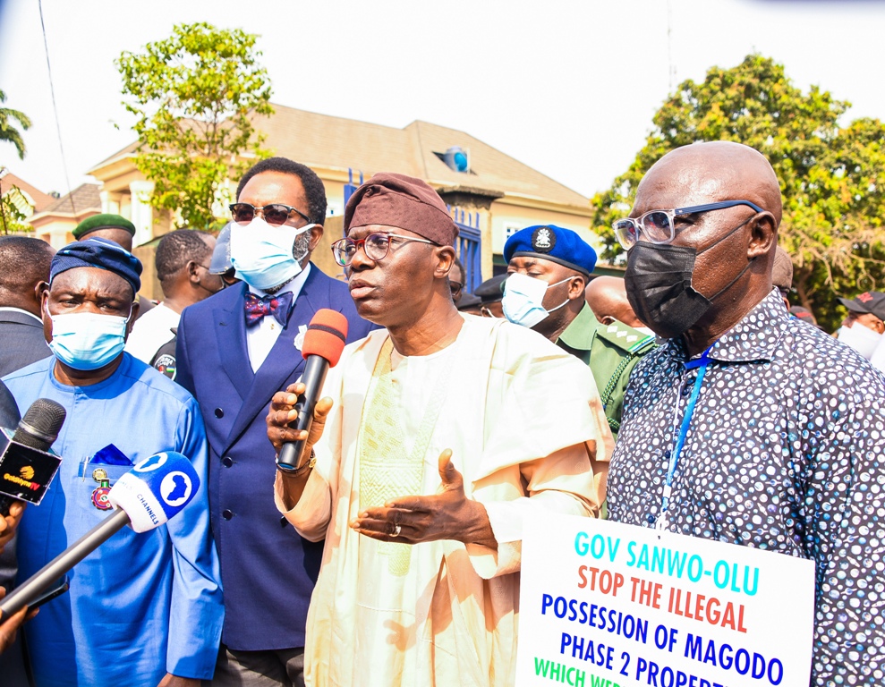 PHOTOS: GOV. SANWO-OLU VISITS MAGODO PHASE II RESIDENTS PROTESTING AGAINST POSSESSION OF THEIR PROPERTIES, ON TUESDAY, 04 JANUARY 2022