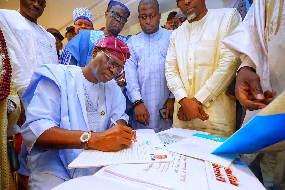 Photos: Gov. Sanwo-Olu Submits APC Governorship Nomination & Expression Of Interest Forms At International Conference Centre, Abuja, On Tuesday, May 10, 2022.