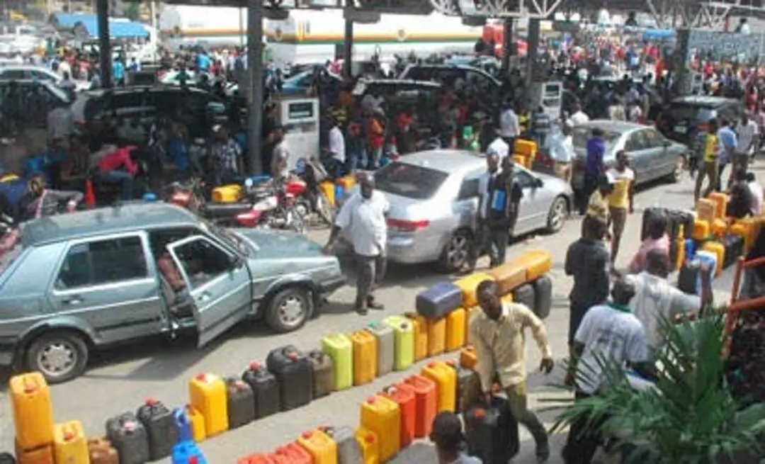 Long Queues Resurface In Petrol Stations Across Lagos