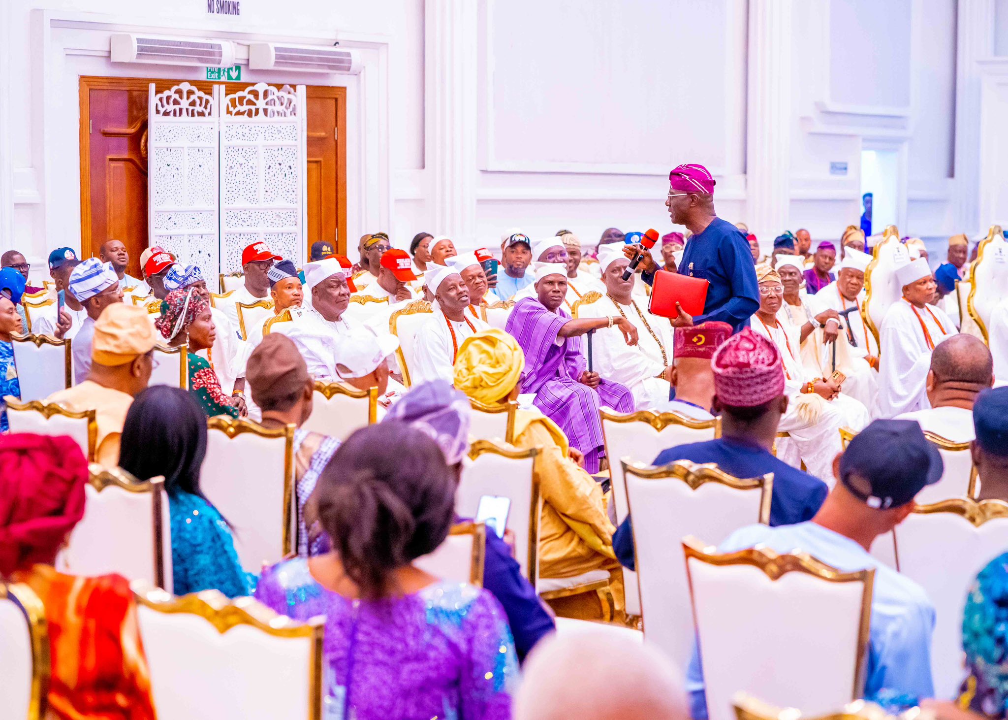 Sanwo-Olu Shares Infrastructure Renewal Effort In Eti-Osa  At Town Hall Meeting 