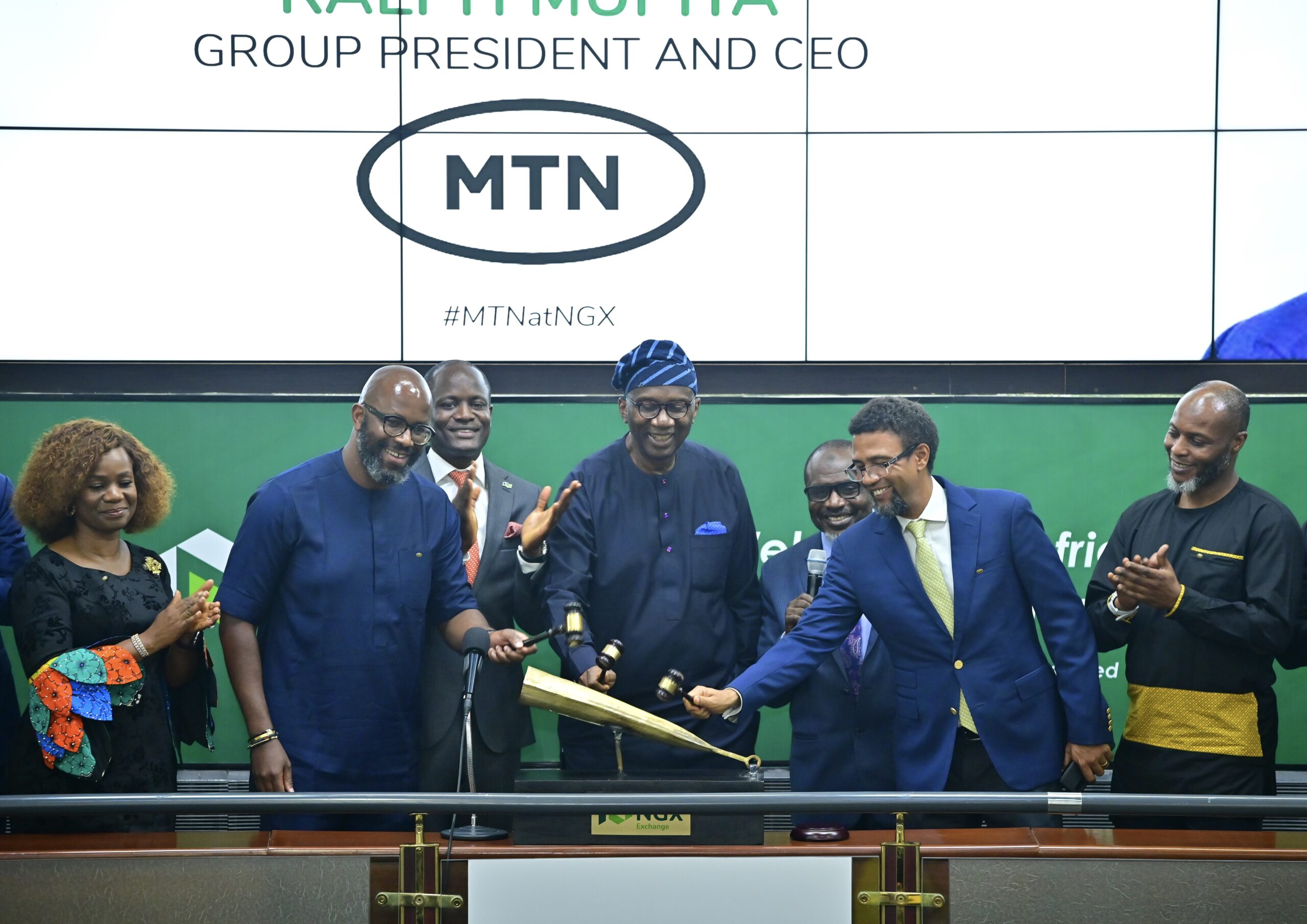 MTN Group CEO, Ralph Mupita Rings Closing Gong Ceremony At NGX