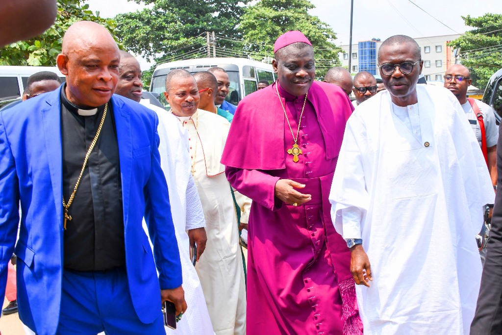 PICTURES: GOV. SANWO-OLU, FIRST LADY ATTEND CAN 2022 INTERDENOMINATIONAL DIVINE SERVICE AT THE APOSTOLIC CHURCH, LAWNA TERRITORIAL HEADQUARTERS, KETU, ON SATURDAY 11 FEBRUARY 2023