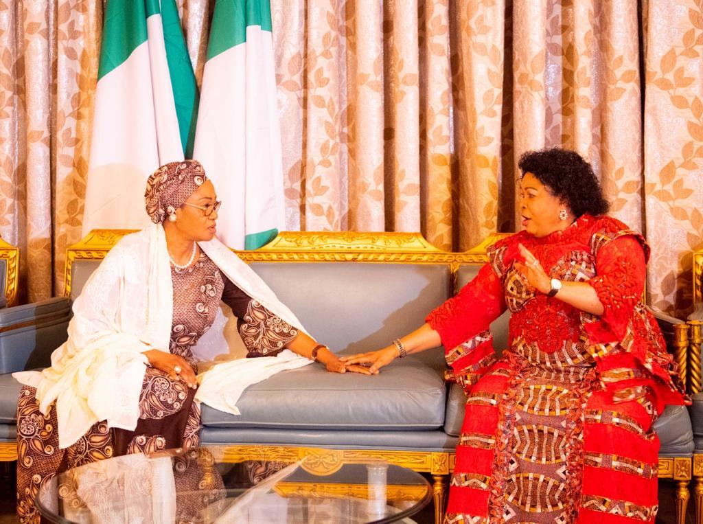 Former First lady, Dame Patience Jonathan Pays A Visit To Senator Oluremi Tinubu