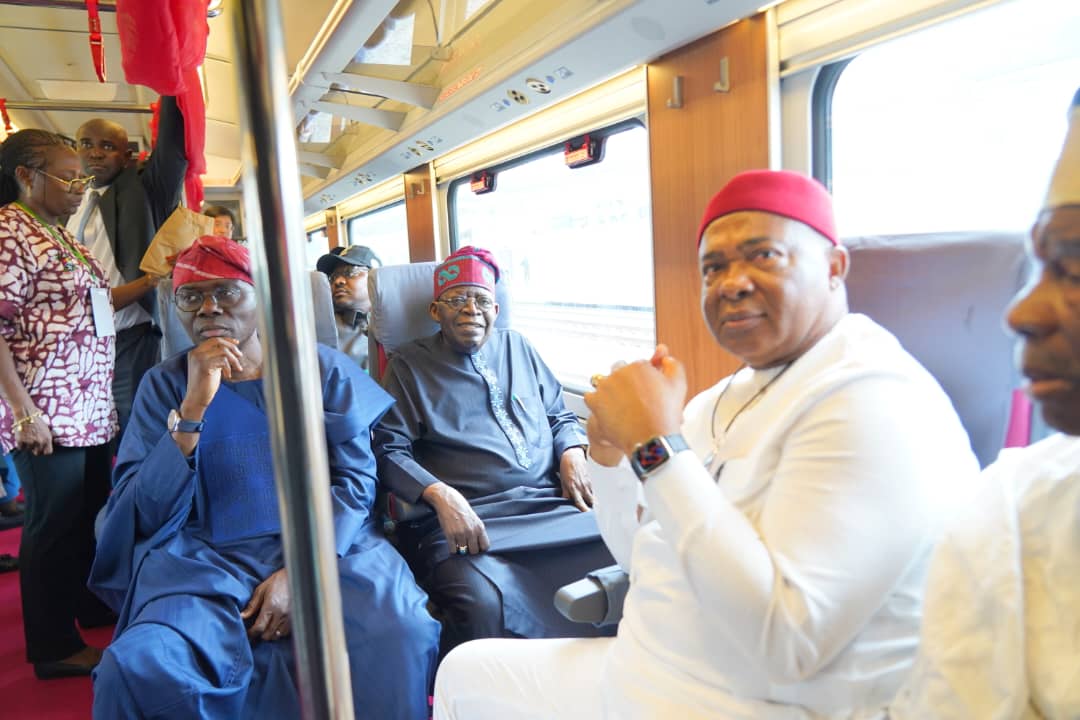 Photo: Gov. Uzodimma Witnesses Commissioning Of Lagos Red Line Project By President Tinubu